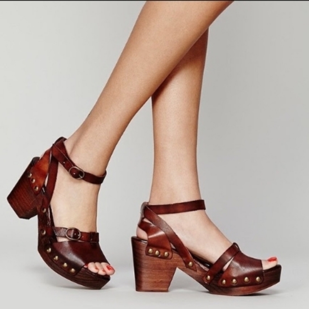 Free People Reese Clog Sandals - Brown